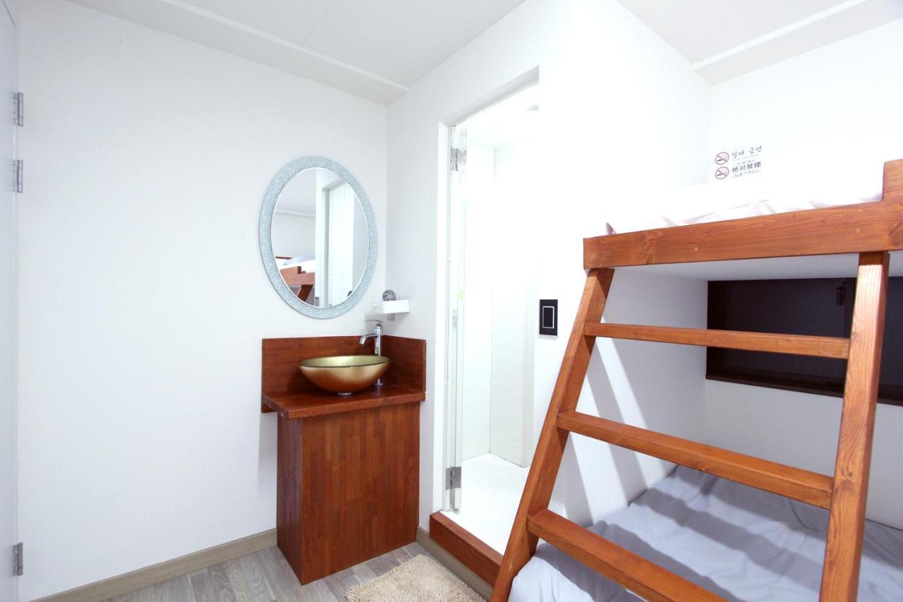 Готель I Osaka House Екстер'єр фото